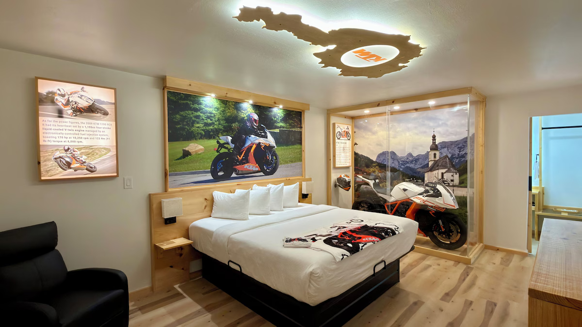 Motorcycle Inn — Kodak, TN